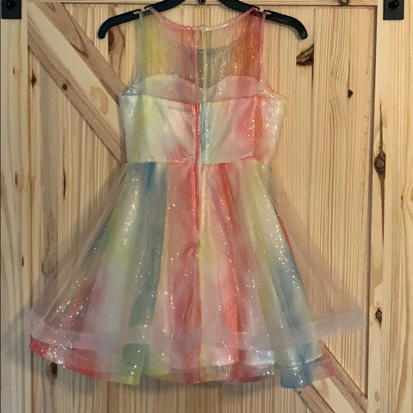 Girls dress - Picture 2 of 3